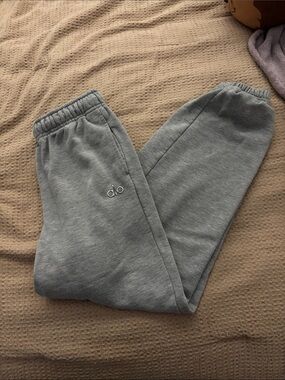 ALO Yoga women’s Grey Fleece Sweatpants